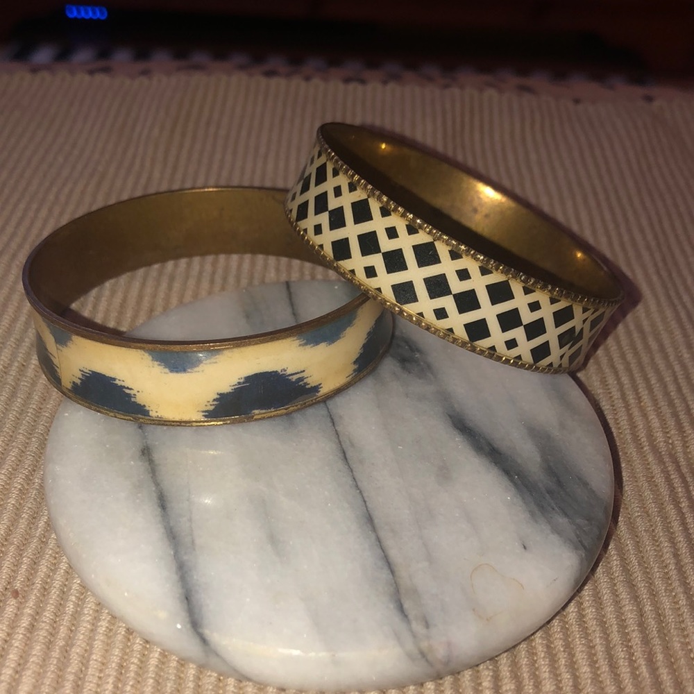 Set of bangle bracelets